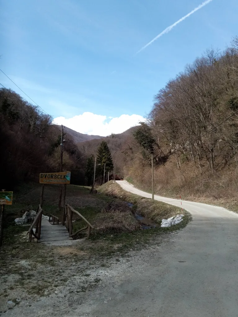 Refuel station with fresh spring water